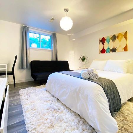 Toronto Bed & Breakfast - Free Parking Экстерьер фото