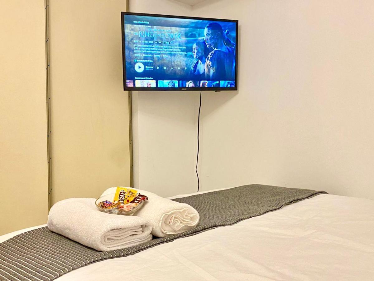 Toronto Bed & Breakfast - Free Parking Экстерьер фото