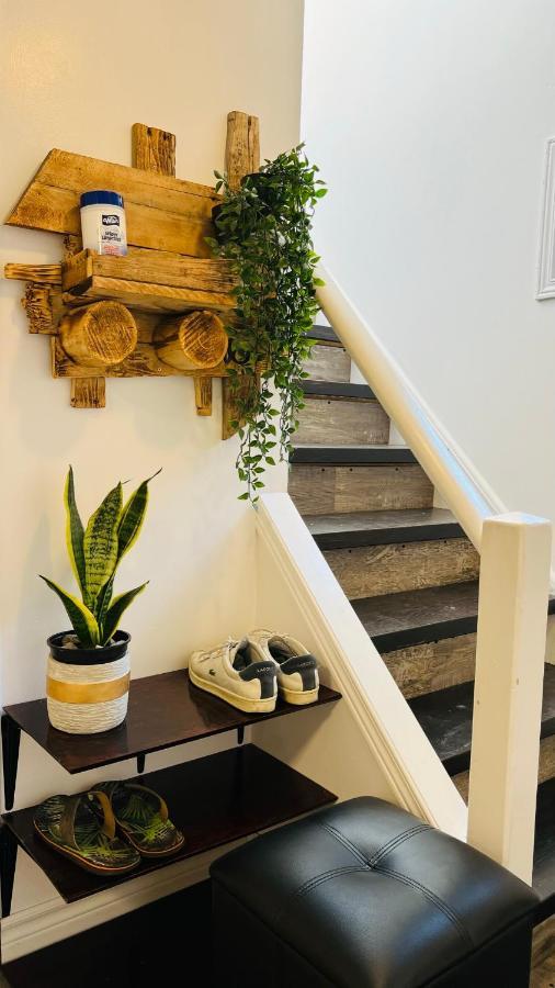 Toronto Bed & Breakfast - Free Parking Экстерьер фото