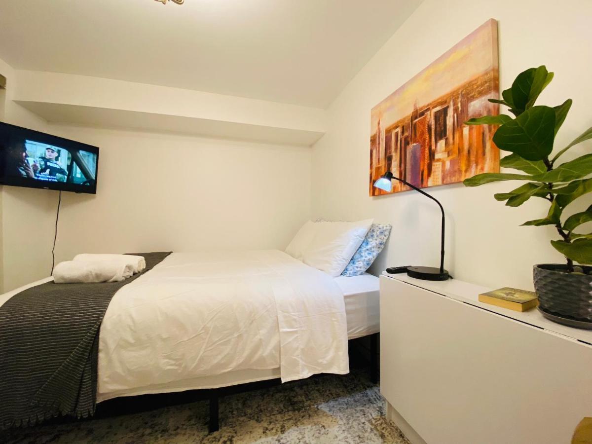 Toronto Bed & Breakfast - Free Parking Экстерьер фото