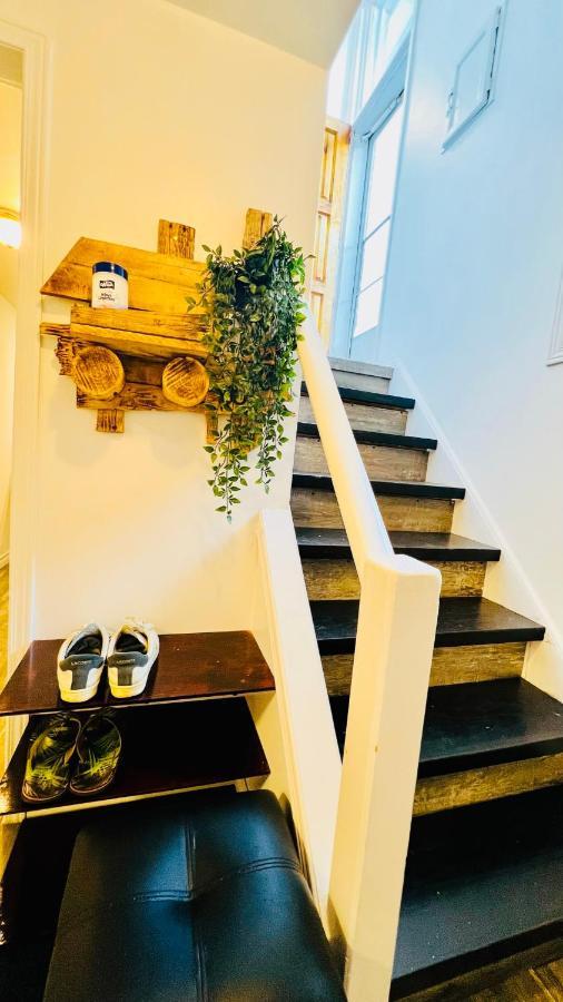 Toronto Bed & Breakfast - Free Parking Экстерьер фото