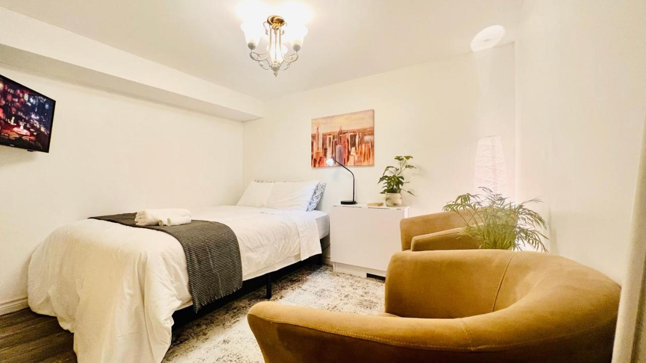 Toronto Bed & Breakfast - Free Parking Экстерьер фото