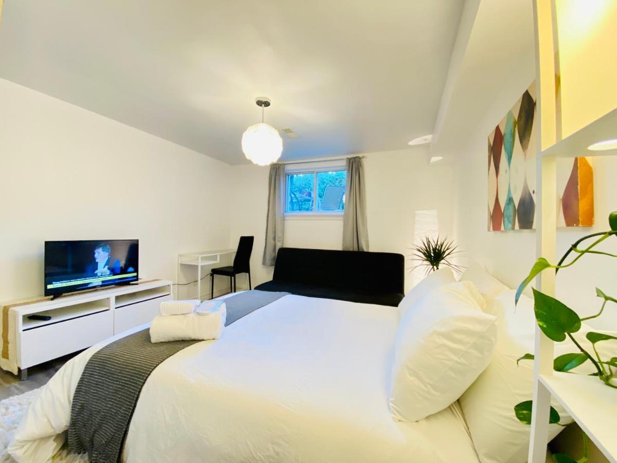 Toronto Bed & Breakfast - Free Parking Экстерьер фото