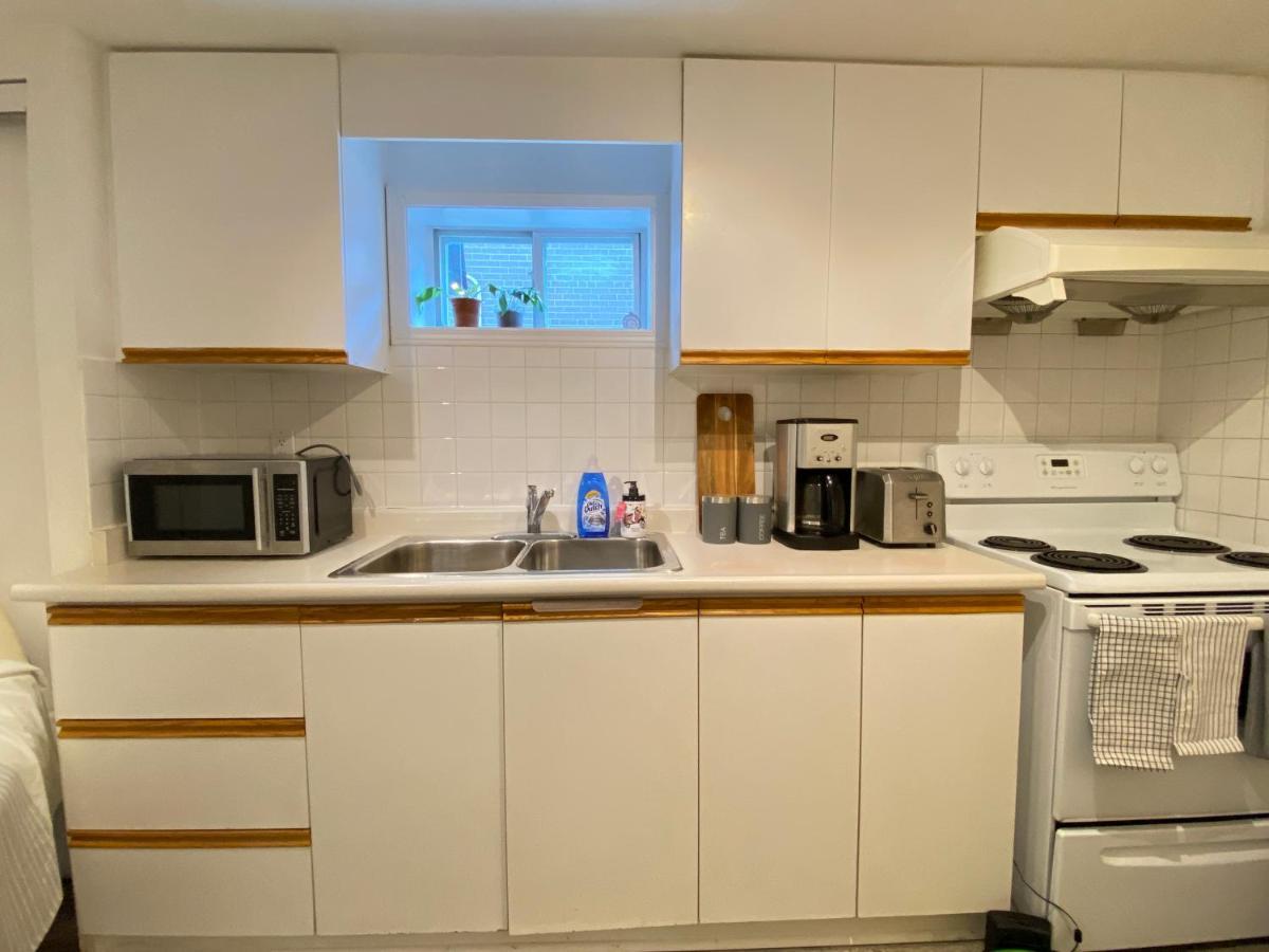 Toronto Bed & Breakfast - Free Parking Экстерьер фото