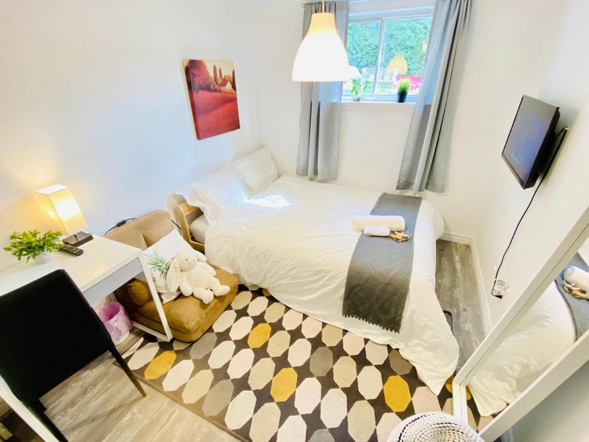 Toronto Bed & Breakfast - Free Parking Экстерьер фото