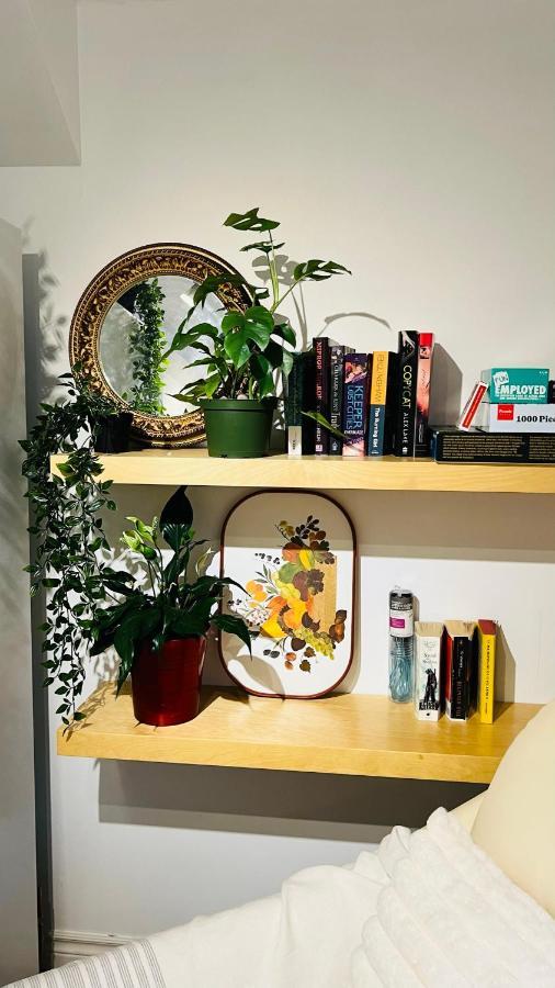 Toronto Bed & Breakfast - Free Parking Экстерьер фото