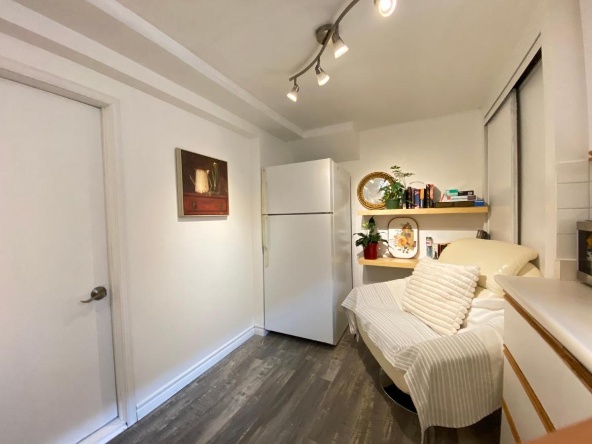 Toronto Bed & Breakfast - Free Parking Экстерьер фото