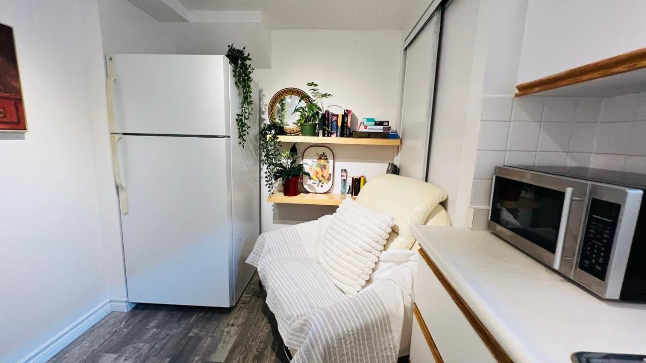 Toronto Bed & Breakfast - Free Parking Экстерьер фото