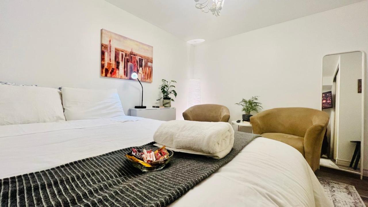 Toronto Bed & Breakfast - Free Parking Экстерьер фото