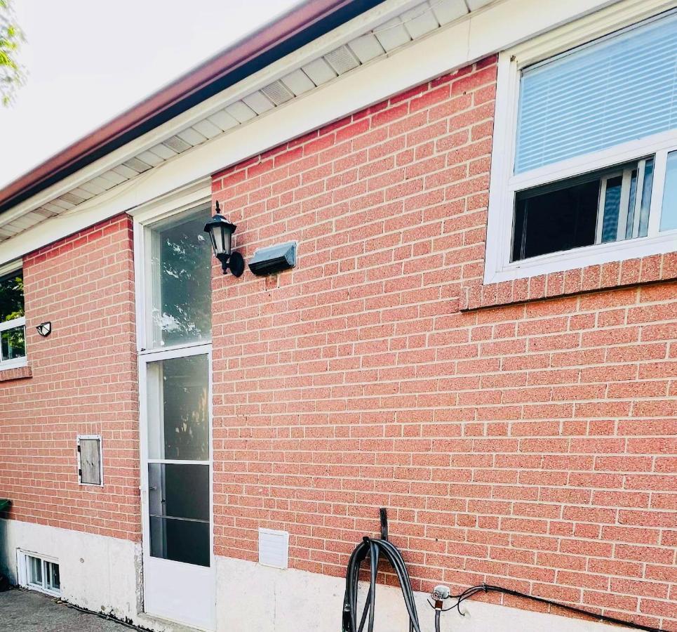 Toronto Bed & Breakfast - Free Parking Экстерьер фото