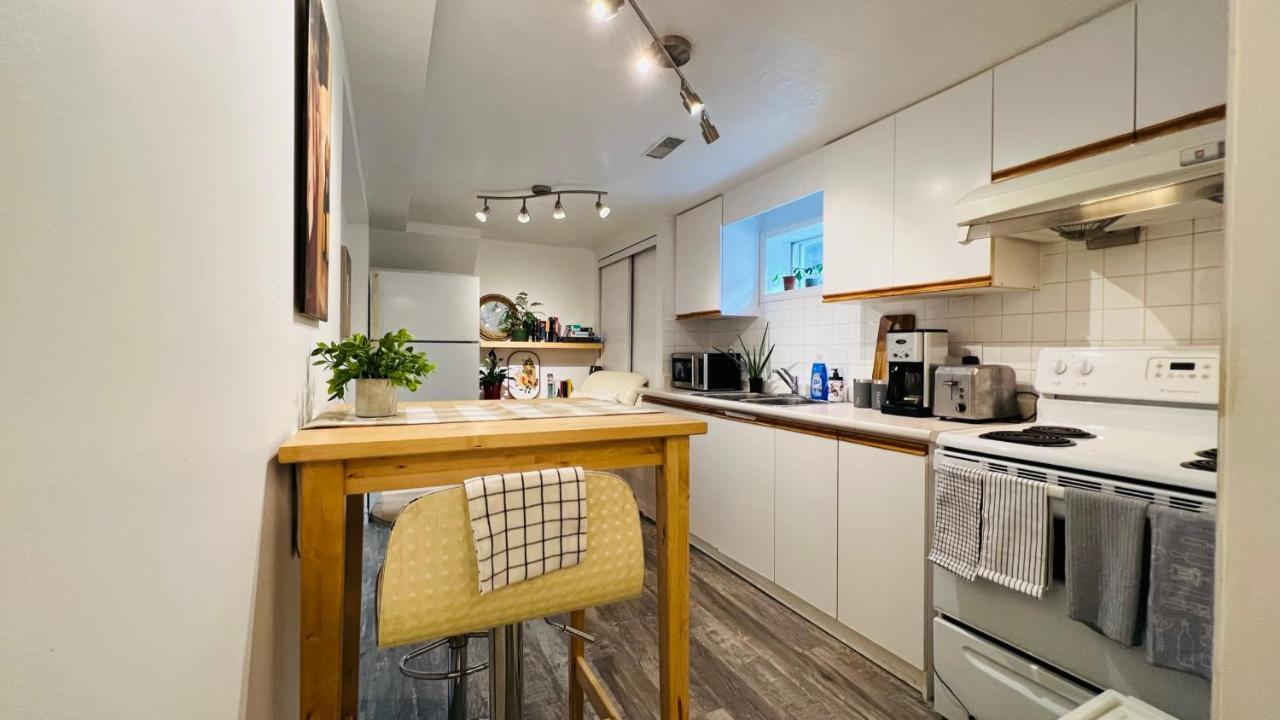 Toronto Bed & Breakfast - Free Parking Экстерьер фото