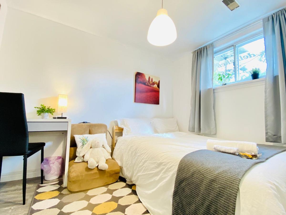 Toronto Bed & Breakfast - Free Parking Экстерьер фото