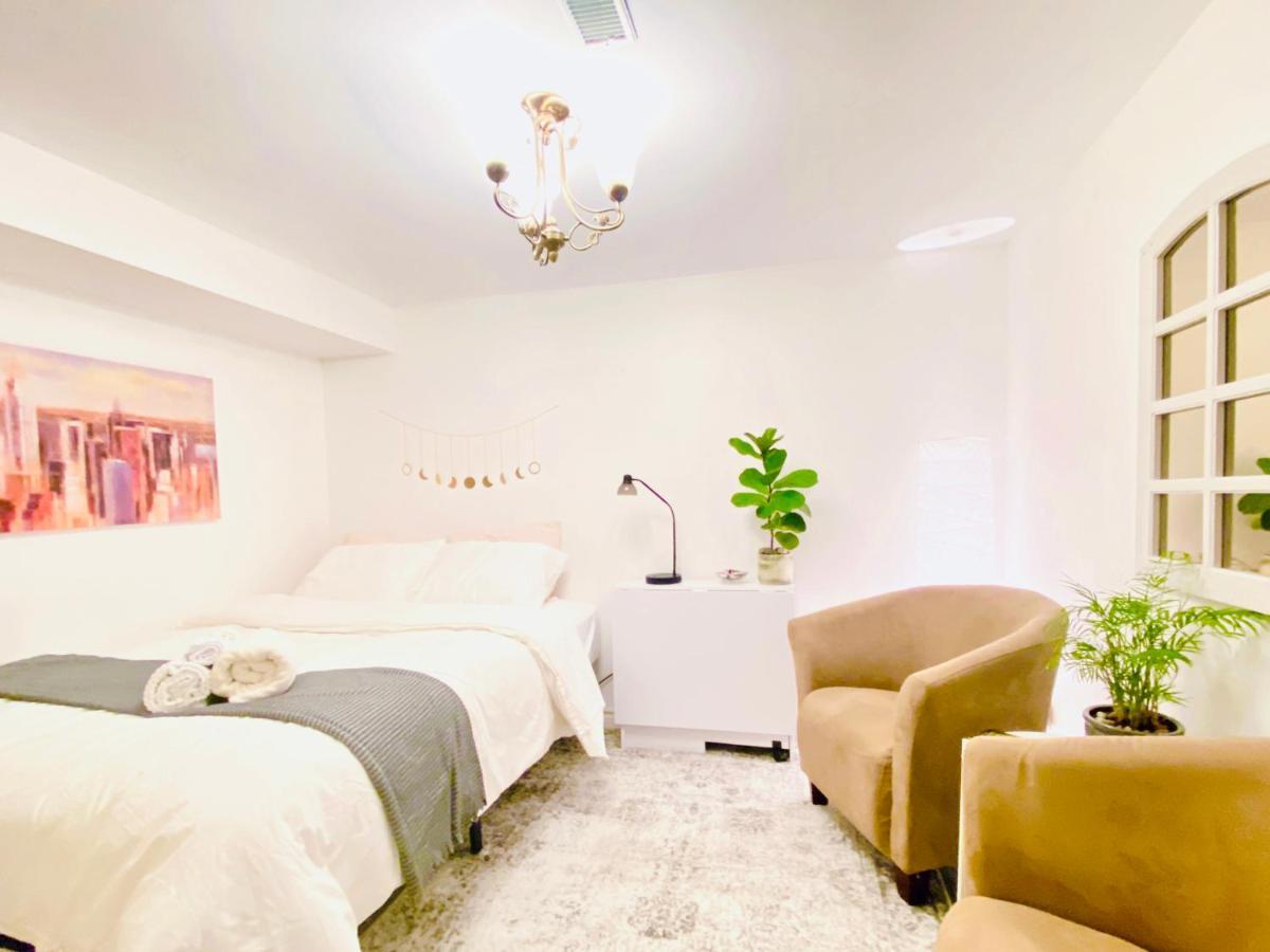 Toronto Bed & Breakfast - Free Parking Экстерьер фото