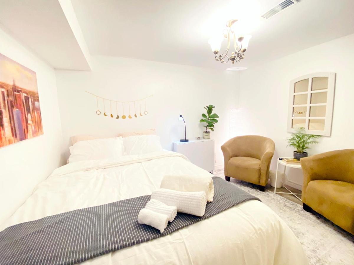Toronto Bed & Breakfast - Free Parking Экстерьер фото