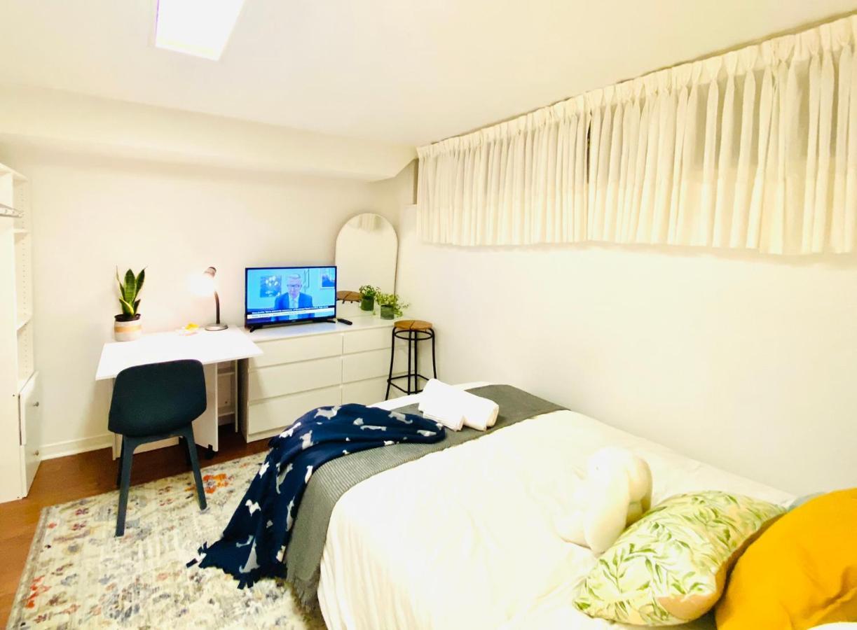 Toronto Bed & Breakfast - Free Parking Экстерьер фото