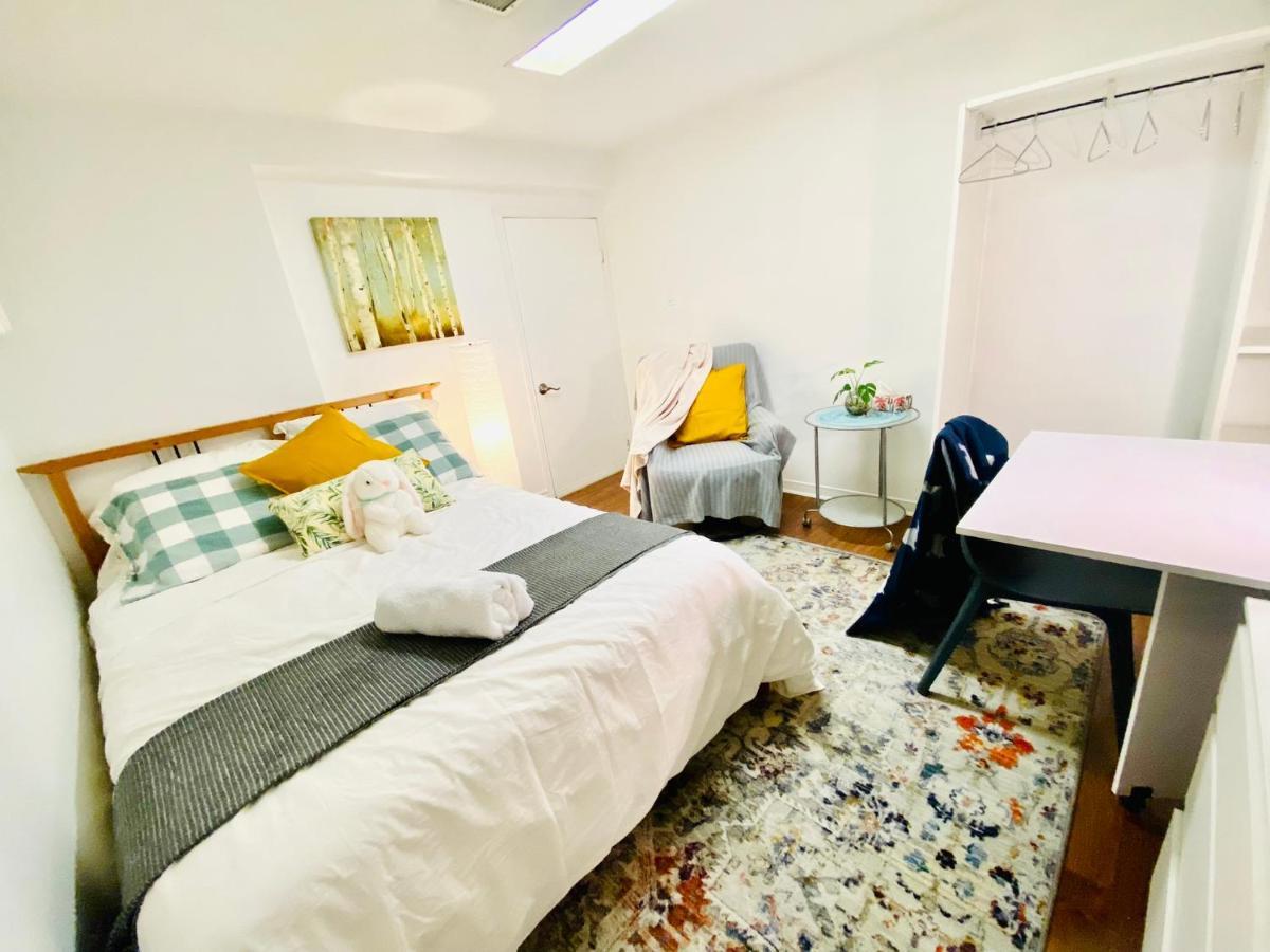 Toronto Bed & Breakfast - Free Parking Экстерьер фото