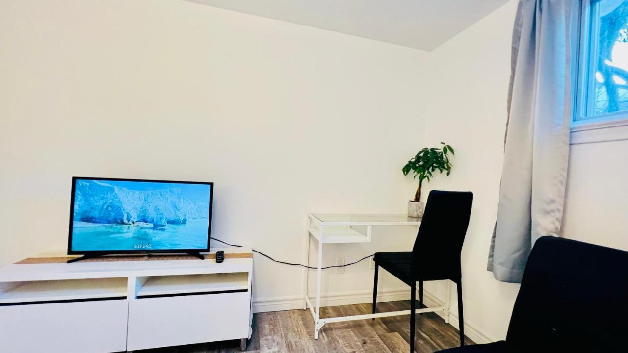 Toronto Bed & Breakfast - Free Parking Экстерьер фото