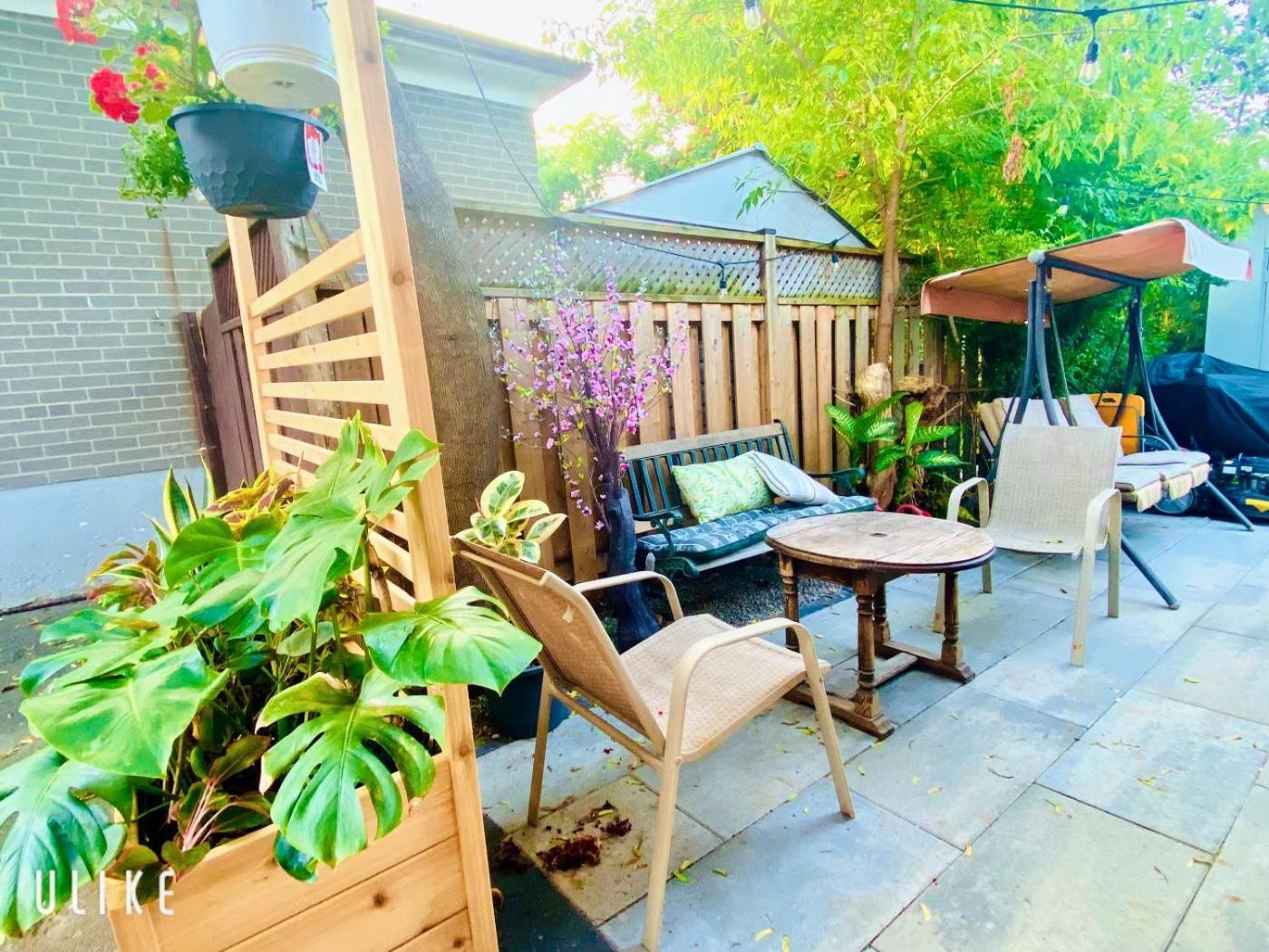 Toronto Bed & Breakfast - Free Parking Экстерьер фото