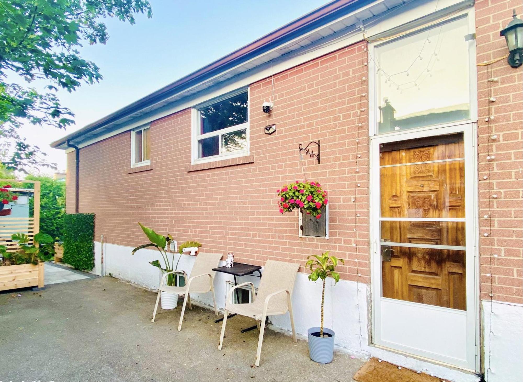 Toronto Bed & Breakfast - Free Parking Экстерьер фото