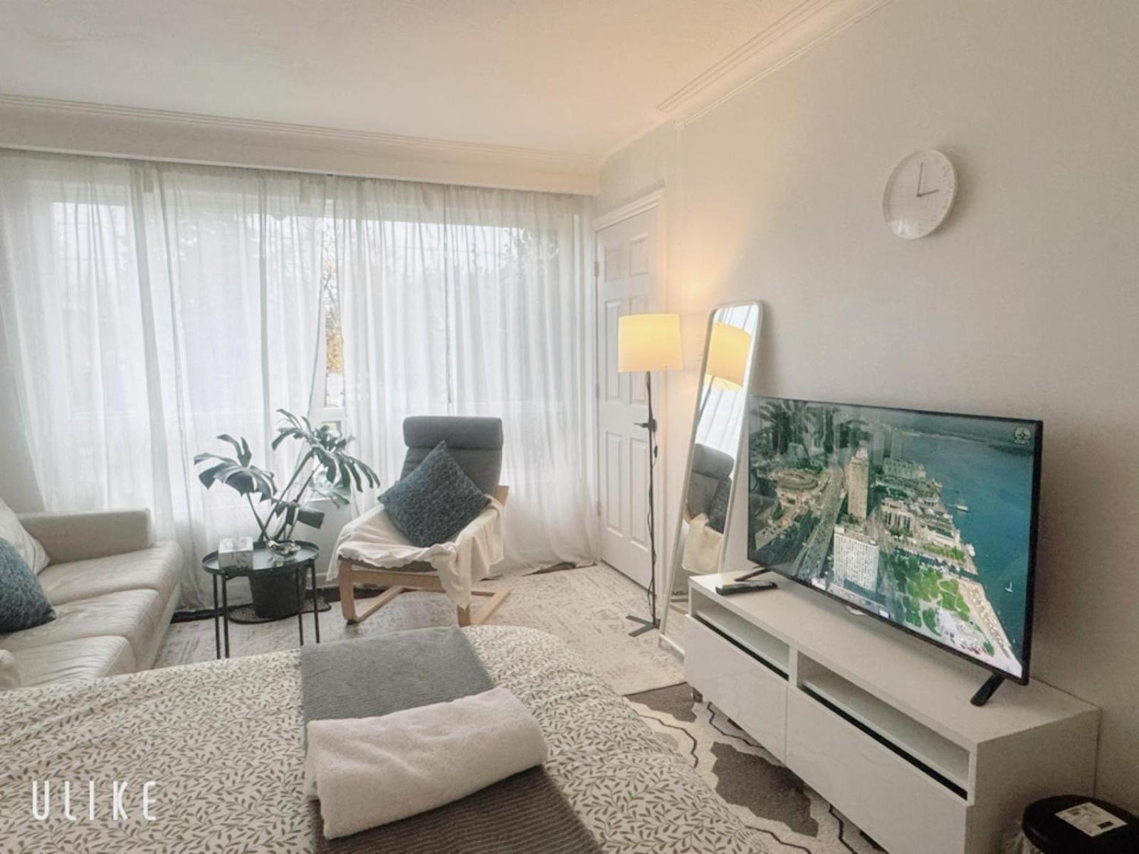 Toronto Bed & Breakfast - Free Parking Экстерьер фото